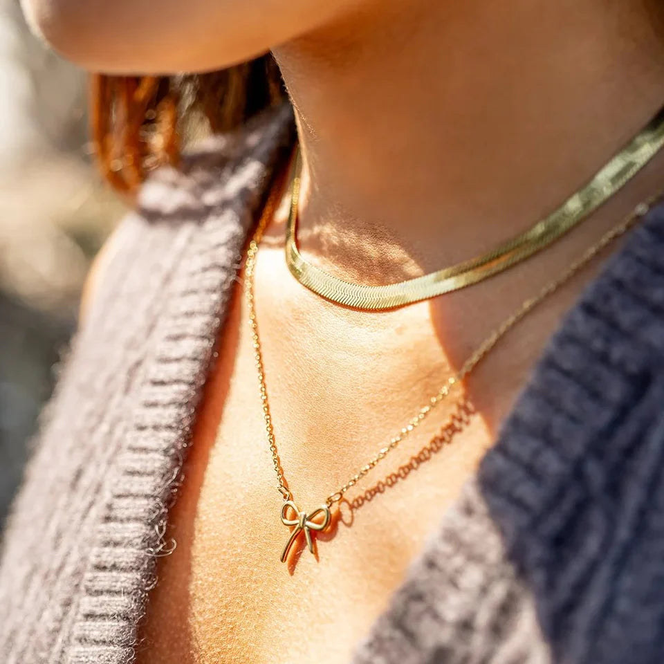 Simple Bow Necklace