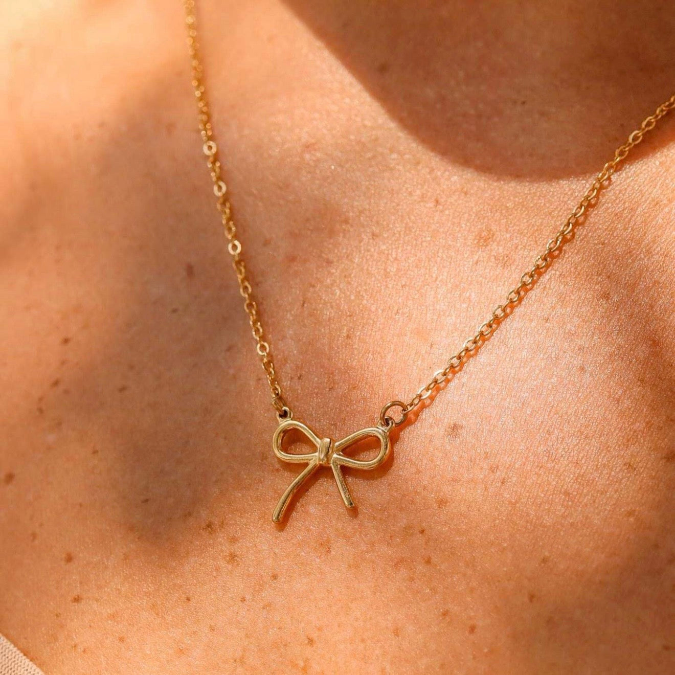 Simple Bow Necklace