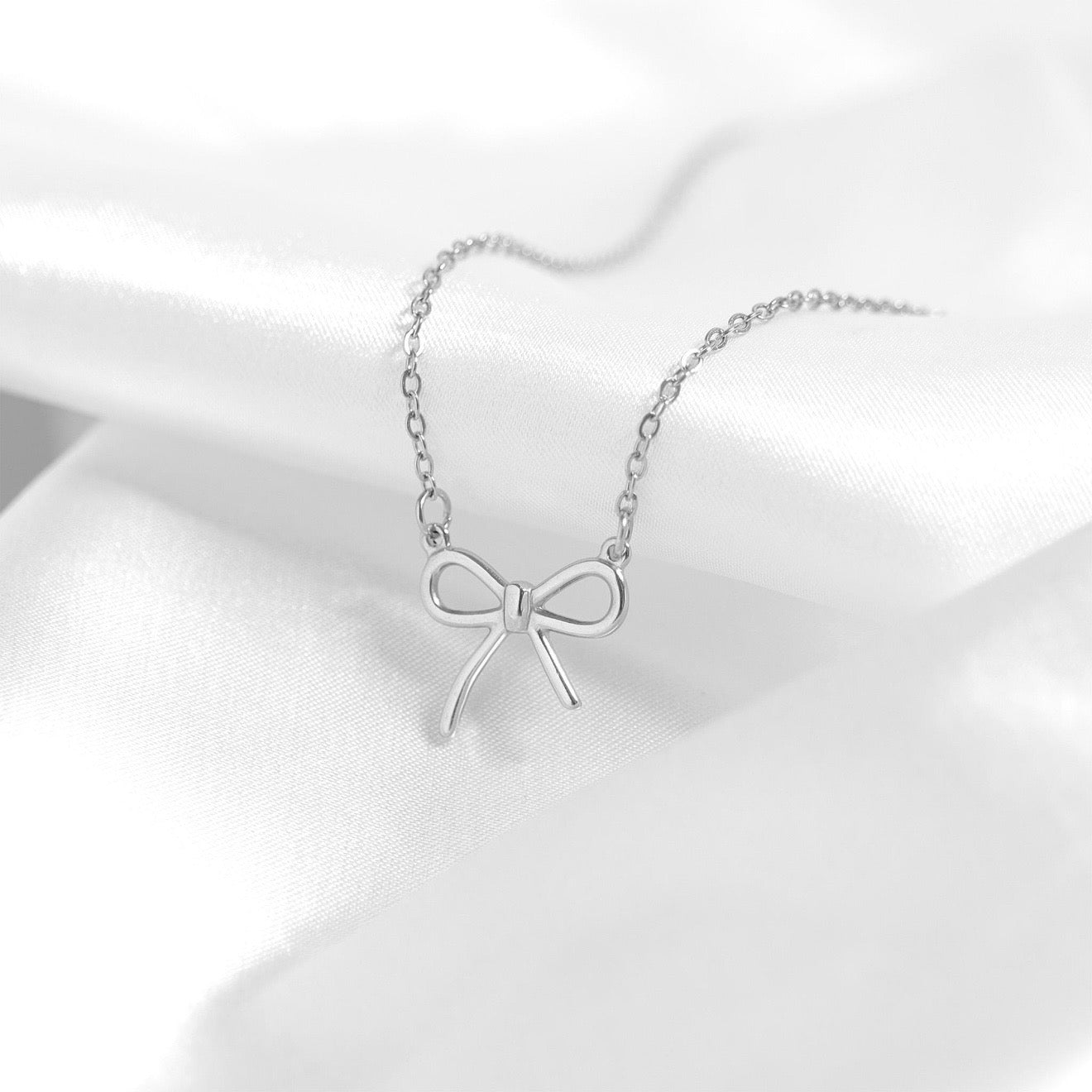 Simple Bow Necklace